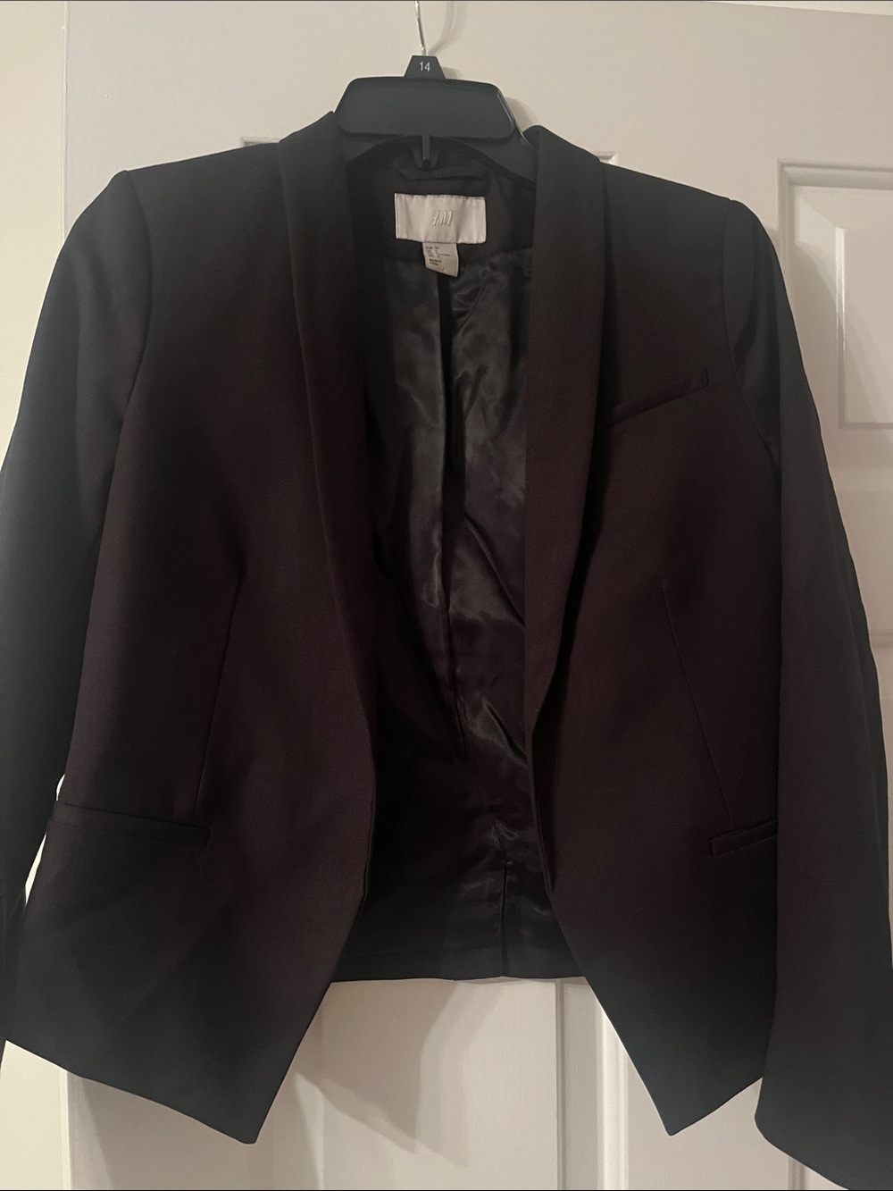 EUC Size 6 H&M Women's Black Shawl Collar Blazer